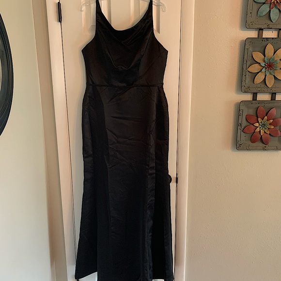 Black Sorella Vita evening gown - Picture 3 of 7